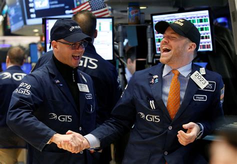 Dow Hits 20000 For First Time In History Nbc News