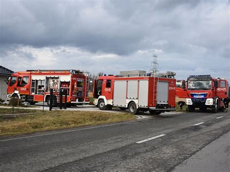 Przed przyjazdem straży sam walczył z ogniem Pożar elewacji domu