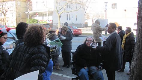 Renters Protest Oak Park’s Largest Landlord – Metropolitan Tenants