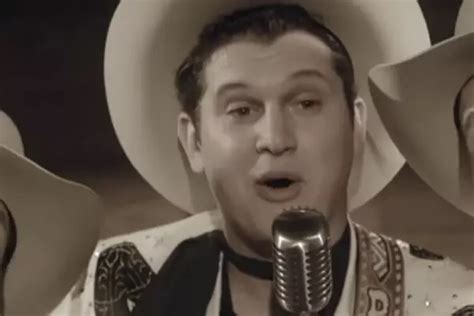 Jon Pardi Shares Music Video for 'Head Over Boots'