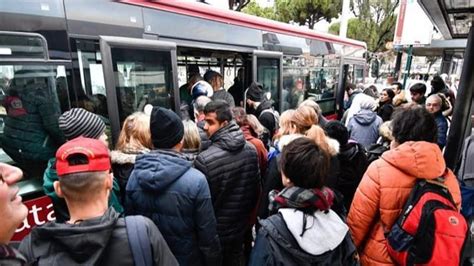 Sciopero Dei Mezzi Oggi A Roma Rischio Bus Lumaca E Metro A Singhiozzo