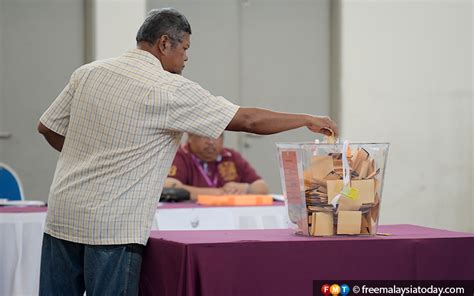 Undi Awal PRK Semenyih Lancar 81 Pengundi Laksana Tanggungjawab FMT