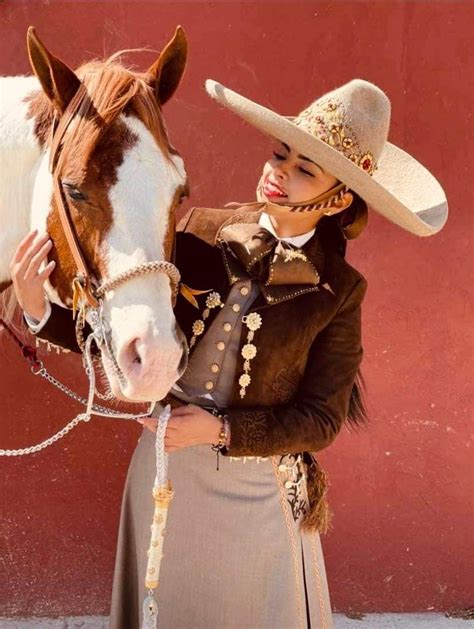 Pin De Leirymaury Contreras En Mariachi Traje Charro De Gala Trajes Charros De Gala Trajes