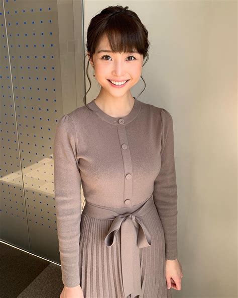 渡邊渚 フジテレビアナウンサーwatanabenagisaのinstagramアカウント 「今日はニットのワンピース🦋 ポーズの