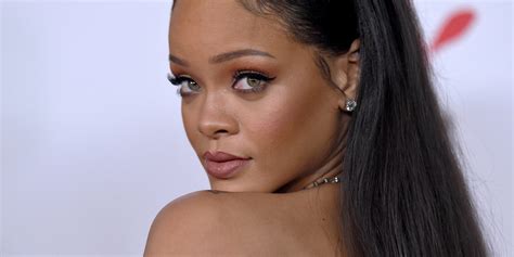 Alerta HOT Rihanna Se Desnuda En Las Redes Sociales FOTO