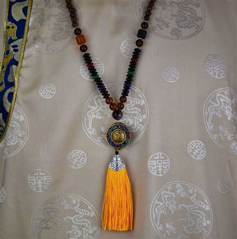 Collier Conque Bouddhiste Shankha Dungdkar Agate Brune Bois De