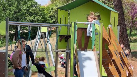 Une nouvelle aire de jeux pour enfants a été inaugurée au parc de la