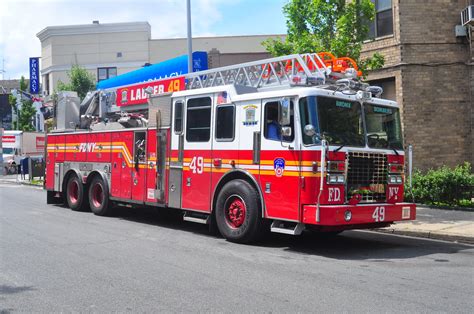 Fdny Ladder 49 2011 Ferrara 100 Rear Mount Aerial Fl11012