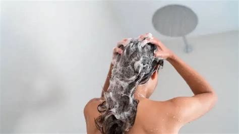 Esto pasa si te lavas el cabello con Jabón ZOTE Vía Tres