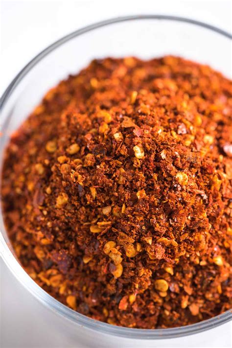 How To Make Thai Chili Flakes Prik Bon Cooking With Nart Recipe Chili Chili Flakes Food