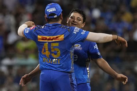 Piyush Chawla picked up two wickets in the tenth over | ESPNcricinfo.com