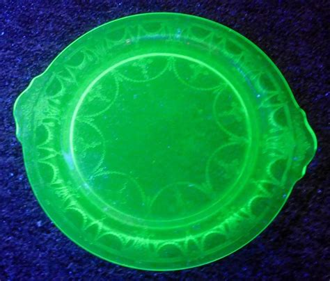 Lot Vintage Jeanette Green Depression Uranium Glass Cake Plate W