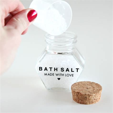 Unique Mother's Day Gift Ideas: DIY Bath Salts and Customized Jar | The Pretty Life Girls