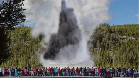 Horrible Today Yellowstone Volcano Live Footage Of Geyser Eruption