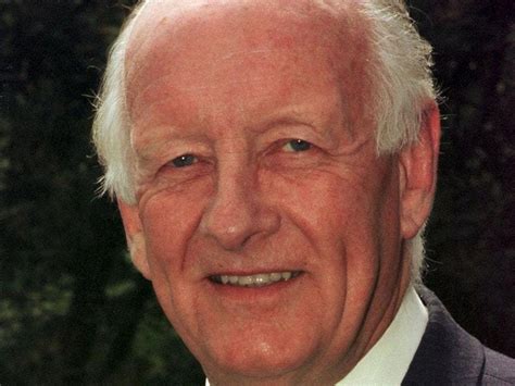 Tributes flow for former BBC presenter Frank Bough | Guernsey Press