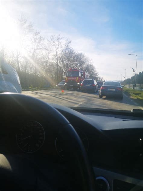 Ziua De Cluj Accident Cu Trei Ma Ini N Flore Ti Un B Rbat A Ajuns