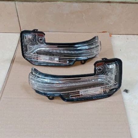 Jual Lampu Sein Spion Toyota Fortuner Vrz Hilux Revo Innova Reborn