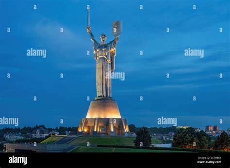 Le Monument De La M Re Patrie Est Une Statue Monumentale Kiev La