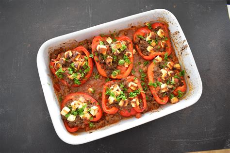 Paprikaschoten Mit Tomaten Hack Und Feta Mein Kochuniversum