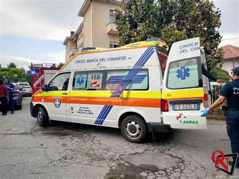 RIVAROLO CANAVESE Auto Si Schianta Contro Ad Un Pilastro VIDEO