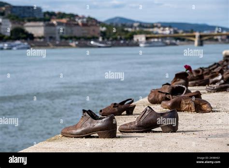 Budapest Hungary 1st September 2022 Shoes On The Danube Bank