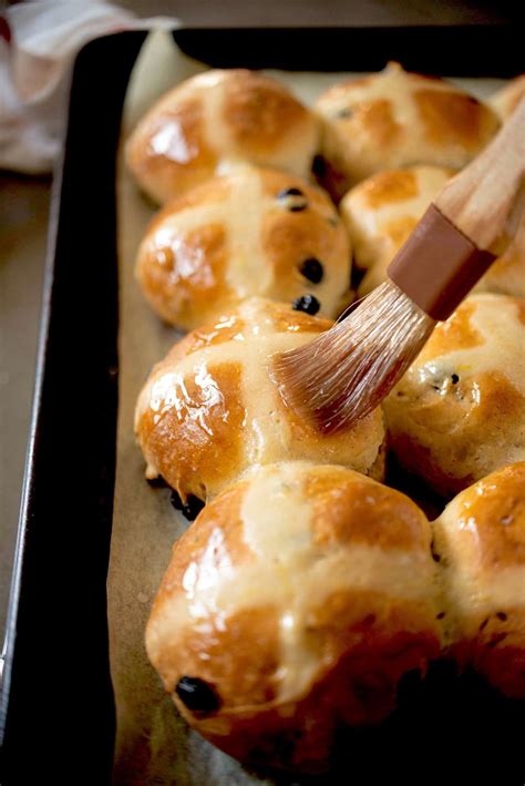 Lemon Hot Cross Buns With Dried Blueberries Culinary Ginger