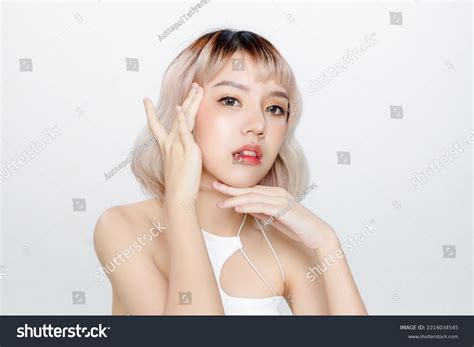 2 044 Female Asian Model Naked Shoulders Images Stock Photos Vectors Shutterstock