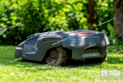 Mähroboter gesteuertes automatisiertes Rasen mähen Rasenroboter