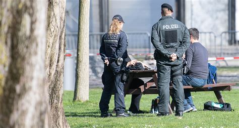 Polizei kontrolliert intensiv Corona Verordnung Baden Württemberg de