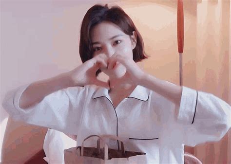 Xu Jiaqi Xu Jiaqi Kiki Discover Share GIFs