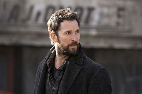 Falling Skies Falling Skies Foto Noah Wyle Foto Sobre