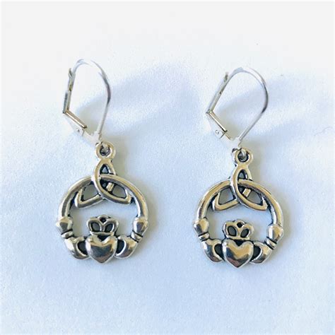 Siobhans Silver Claddagh Celtic Knot Lever Back Earrings