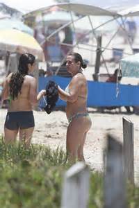 Andr Ia Sorvet O Exibe Corpo Mais Magro Na Praia Fotos Em Praia Ego