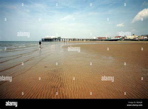 North shore blackpool hi-res stock photography and images - Alamy