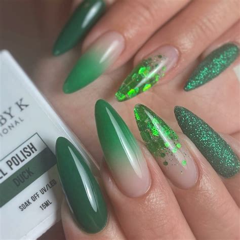 Beautiful Emerald Green And Gold Nails For Your Inspiration Nail