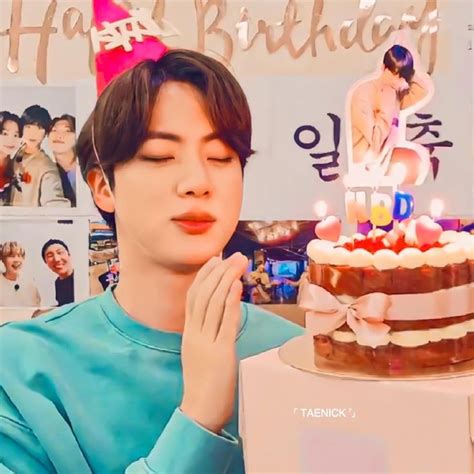 Pin De Escape En Jin Worldwide Handsome Bts Bts Cumpleaños Jin Bts Feliz Cumpleaños