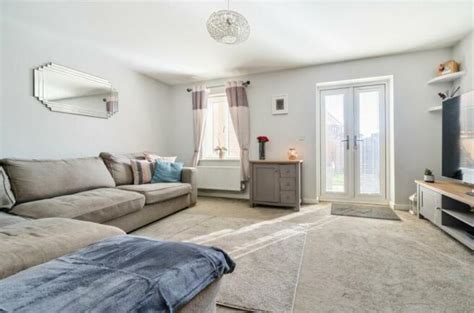 3 Bedroom Semi Detached House For Sale In Ashpole Avenue Wootton Mk43