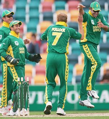 South Africa players celebrate the fall of a wicket | ESPNcricinfo.com