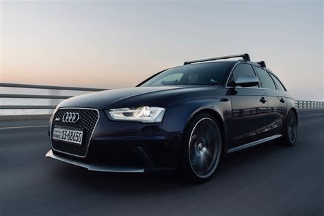 Elegant Black Audi Car on the Road · Free Stock Photo