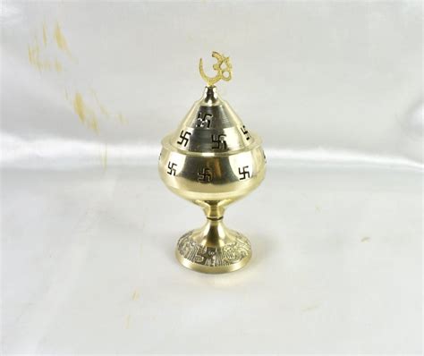 Golden Akhand Diya For Puja Decorative Brass Crystal Diya Stand For