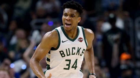 Giannis Antetokounmpo Da Señales Sobre Su Futuro ¿por Qué No Jugar En Los Bucks Por 20 Años