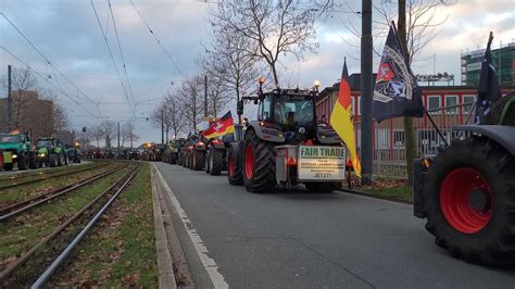 Landwirte Zu Trecker Protest In Bremen Stau Gefahr