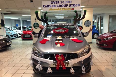 10 Best Christmas Decorations For Car To Make Your Ride Festive