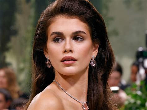 Kaia Gerber Steps Out With Mom Cindy Crawford—and Her Own Unique Beauty