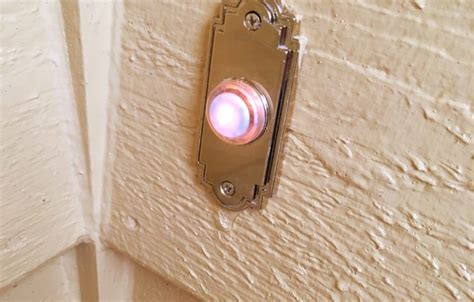 Five Minutes is All it Takes to Replace a Doorbell Button! – Living. (full time)