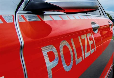 Kriens Lu Heftiger Unfall Zwischen Pw Und Lieferwagen