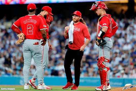 エンゼルス・サンドバルが緊急降板元同僚・大谷に四球を与えた直後に異変 Baseball King