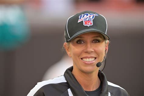 Sarah Thomas NFL: Meet The First Female Official in Super Bowl History ...