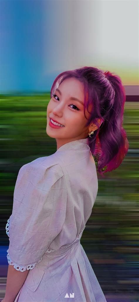 By Anfish Purple Hair Itzy Pop Background Nice Popular Pop Music