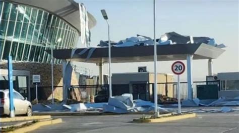 Se Voló El Techo Del Aeropuerto De Comodoro Rivadavia Por Fuertes Ráfagas Hay Vuelos Cancelados